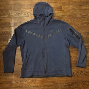 Mens Nike Tech Fleece in Navy size XL
